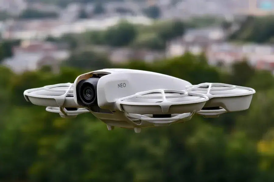  DJI Neo Drone Fly More Combo