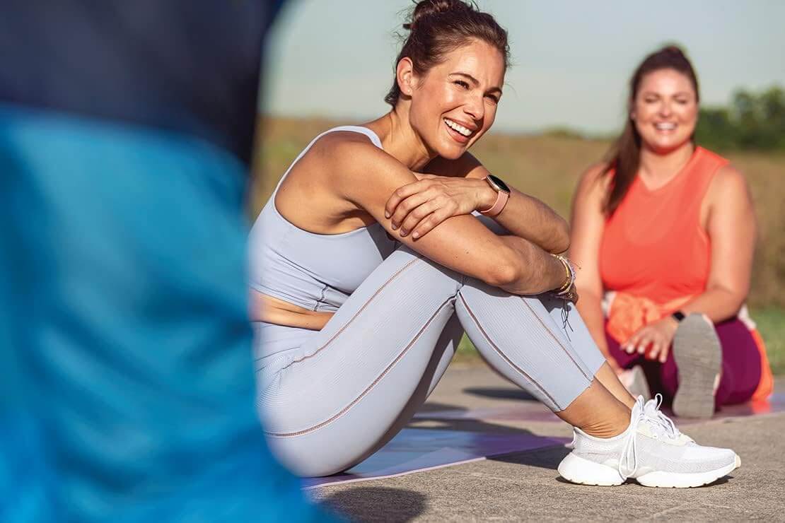  Fitbit Versa 3 Health and Fitness Smartwatch