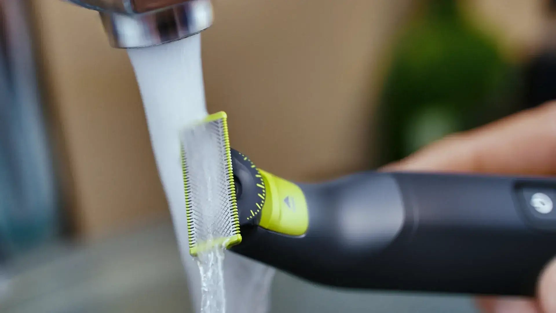  Philips OneBlade Pro 360 Face and Body QP6542